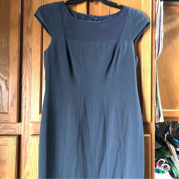 Adrianna Papell Classic Scoop Neck Cap Sleeve Sheath Dress - 12 - Picture 4 of 13